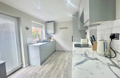 Willesborough House | Everest - Pleasant Home to Stay!