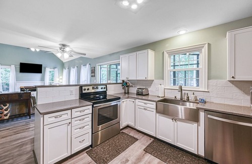 Bumpass House | Evergreen Escape at Lake Anna