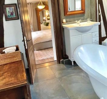 Vernon Bed & Breakfast | EVERGREEN GuestHouse