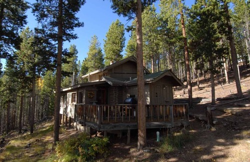 Evergreen Cabin | Evergreen's Colorados Log Cabin-Cool Crisp Summer Air. Beat the Heat @ 9000 Feet