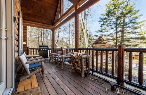Thayerville House | Evergreen | Wooded Views from Balcony + Private Hot Tub