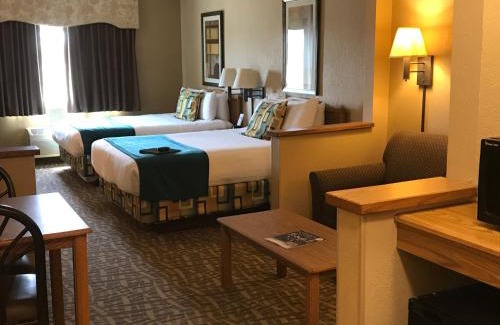 Bismarck Hotel | EverSpring Suites