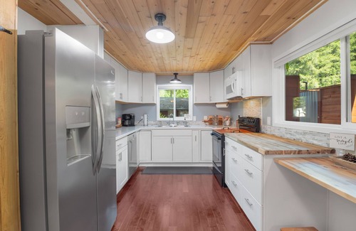 Glide Cabin | Every Season Couples Retreat! River Front Cabin with Hot tub and outdoor Shower