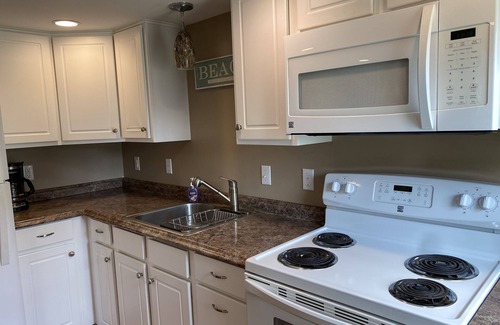 South Kingstown Cottage | Everyone We Know Wants to Live in This Cottage