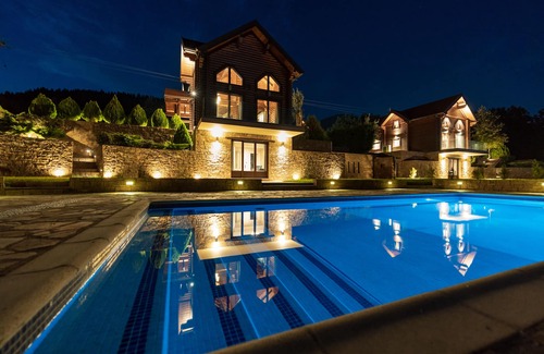 Karpenisi Villa | Evritos Villas & Suites with Pool