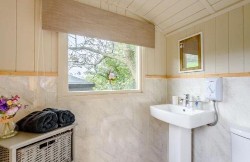 Callow House | Ewe Retreat Shepherds Hut