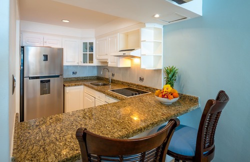 Zona Hotelera Norte Condo | Excellent Oceanfront 2BR Condo, South tower, the Best Views in the complex!