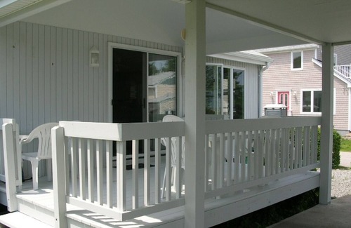 Point Judith Cottage | Excellent Summer Choice: Charming, cozy, well-located,quiet, affordable home