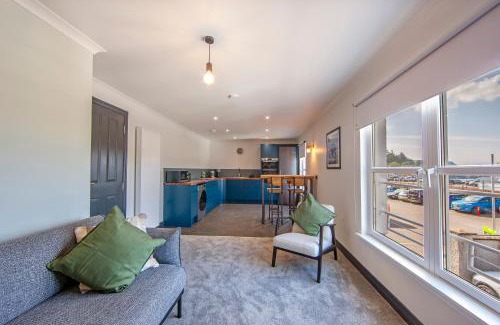 Oban Apartment | Exceptional 2BD apt with Oban Bay views - next to ferry terminal & train station