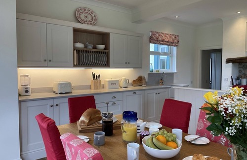 Welton House | Exceptional 3 Bedroom Detached House with Private Lake and Large Gardens