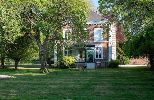 Aire-sur-la-Lys Apartment | Exceptional apartment in a manor house