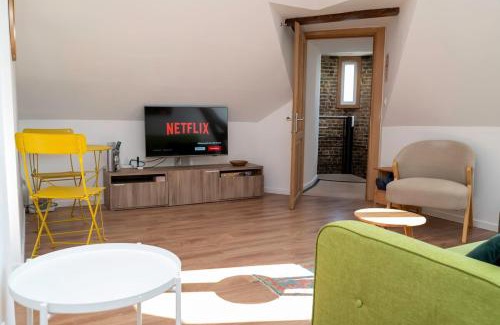Aire-sur-la-Lys Apartment | Exceptional apartment in a manor house
