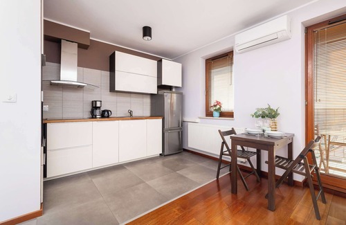 Zakrzowek Apartment | Exceptional Apartment with Balcony by Noclegi Renters