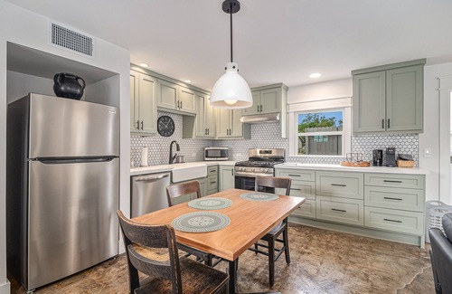 Willow Meadows/Willowbend Area Apartment | Exceptionally designed 1 bedroom 1 bath just minutes from NRG & Medical Center