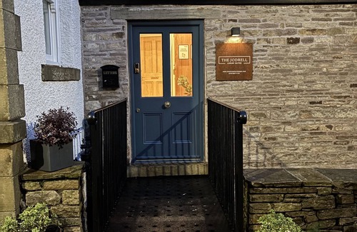 High Peak Apartment | Exceptionally large one bedroom Suite