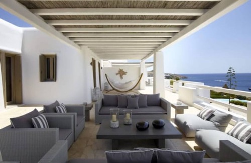Platis Gialos Villa | Exceptionally Unique Villa with Superb Amenities