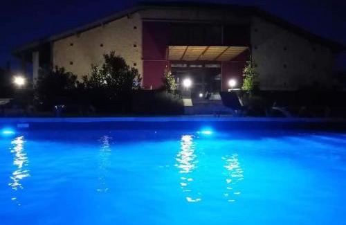 Villebramar House | exceptionnel loft style industriel tout équipé 15 personnes avec piscine et jacuzzi