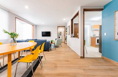 Colonia Roma Condo | Exciting Central Roma Condo, Parque Mexico 550m!