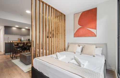 San Sebastian de los Reyes Apartment | Exclusivo apartamento con terraza privada, piscina, gimnasio y coworking
