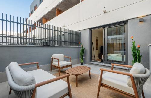 San Sebastian de los Reyes Apartment | Exclusivo apartamento con terraza privada, piscina, gimnasio y coworking