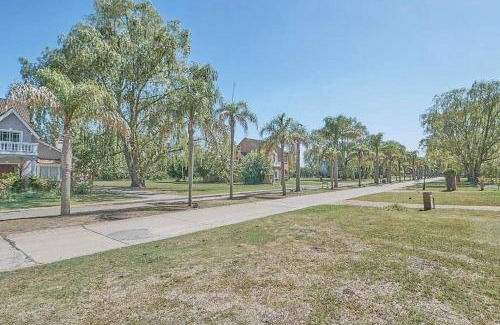 San Nicolas Villa | Exclusiva Casa en Country Club de Pilar con piscina climatizada 1500m2