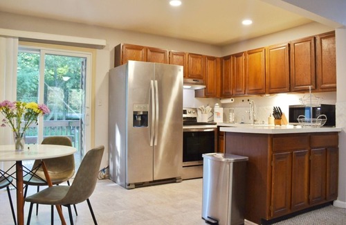 Bloomfield Hills House | Exclusive 2B1B Prime Location Quiet Neighborhood
