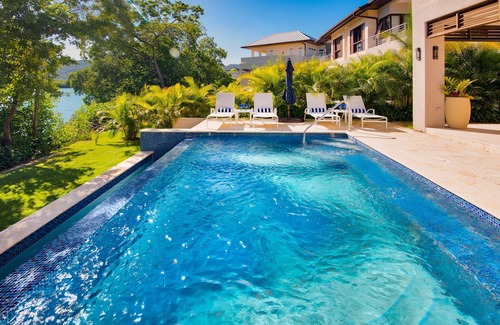 Montego Bay Villa | EXCLUSIVE 4BR DESIGNER WATERFRONT VILLA CHEF POOL BEACH ACCESS PICKLEBALL GYM