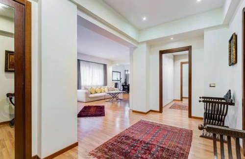 EUR Apartment | Exclusive Apartment in Eur Lake