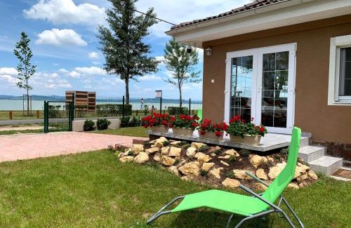 Fonyodliget Villa | Exclusive Beachfront Villa