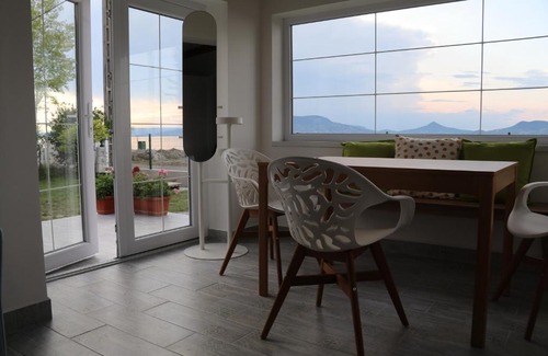 Fonyodliget Villa | Exclusive Beachfront Villa