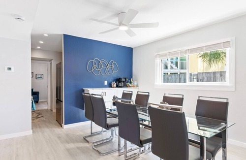 Siesta Key Village House | Exclusive complex - Private Heated Pool - 100 Steps to Beach - Village 5 minute walk