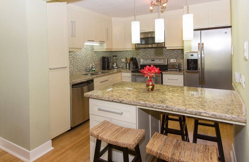 Ciudad Cariari Villa | Exclusive 2-bd. condo on golf course near S.J. airport- golf and tennis package