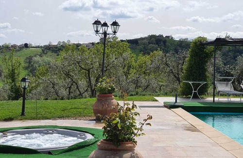 Calvi di Umbria Villa | Exclusive Farmhouse with Pool in Large Green Park - 4/9 Guests