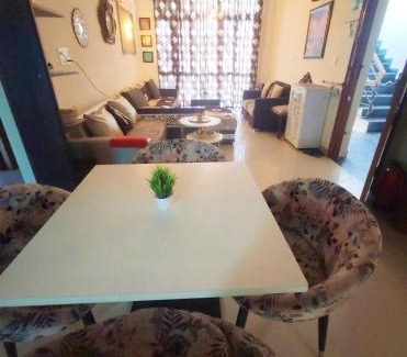 Landran Bed & Breakfast | Exclusive Floor on Manali Expressway for Family