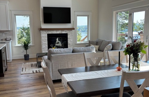 Dandridge House | Exclusive Lakefront Retreat - nSpacious 5 bdr house in Dandridge on Douglas Lake