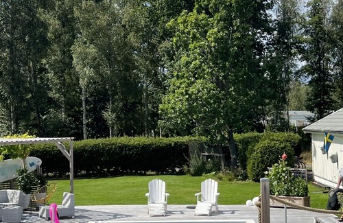 Lekeryd Villa | Exclusive lakeside accommodation with pool, jacuzzi & large living areas