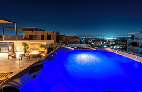 El Tezal Apartment | Exclusive Penthouse | Private Heated Pool & Sunset Views