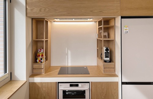 Gahoe-dong Apartment | Exclusive Penthouse w/Hanok Village View 3-min Metro next to 2 Palaces