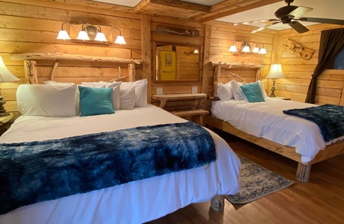 Cedaredge Resort | Exclusive Resort Rental at The Cedaredge Lodge!