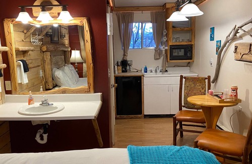 Cedaredge Resort | Exclusive Resort Rental at The Cedaredge Lodge!