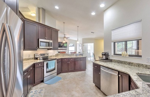 Samsula-Spruce Creek House | Exclusive Spruce Creek 4BR Home w/Pool & 24/7 Security