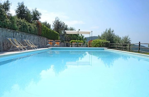 Croce a Uzzo Villa | Exclusive Tuscan Country Villa,Private Pool, near Florence&Pisa, sleeps max 15
