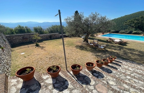 Colpetrazzo Villa | EXCLUSIVE VILLA, POOL, GROUNDS - SLEEPS 8