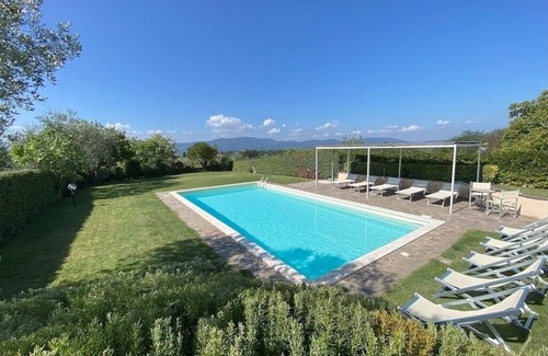 Bivio Pozzo Villa | Exclusive villa with gated pool, 12 pax all-inclusive. 70 reviews, Watch video.