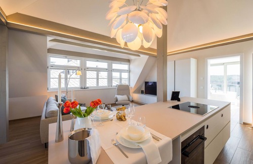 Lichtenberg Apartment | Exclusively furnished 5-star 60 m2 top floor apartment with sun terrace - Sky Lodge