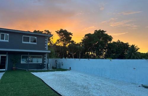 Survey Creek House | Exec Suites 7 min to Ocean