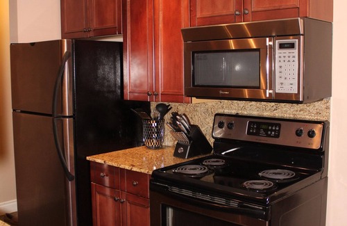 Whyte ave Condo | Executive 1-bedroom apartment near the University of Alberta