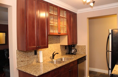 Whyte ave Condo | Executive 1-bedroom apartment near the University of Alberta