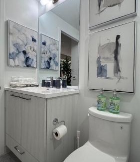 Vaughan Apartment | Executive 1 Bedroom Vaughan Metropolitan Condo
