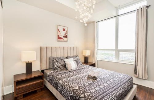 Downtown Mississauga Apartment | Executive 2BR 2BATH Condo with Lakeview Steps from SQ1
